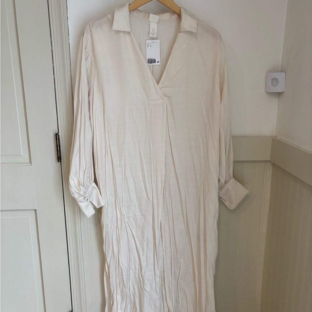 H&M Cream V-Neck Dress